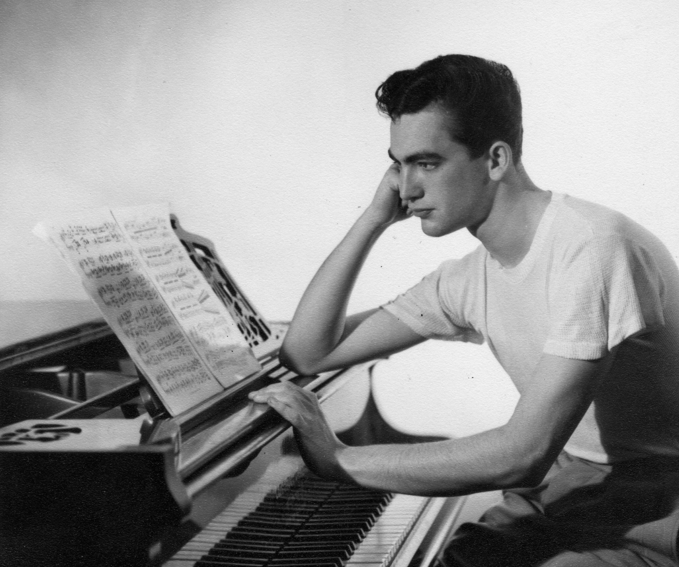 Richard Bonynge. Photographer: Denis de Marney.