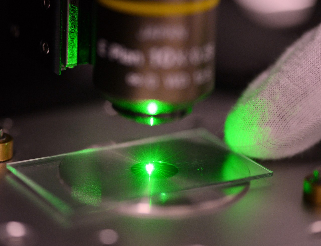 Raman spectroscopy machine