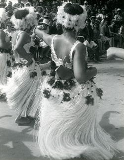 Photograph of Cook Island dancers