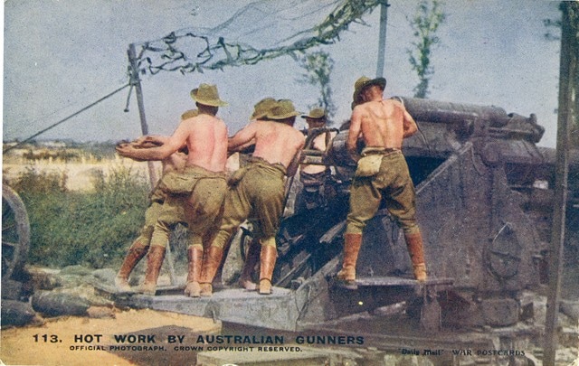 Postcard with image of Australian soldiers manning a large gun