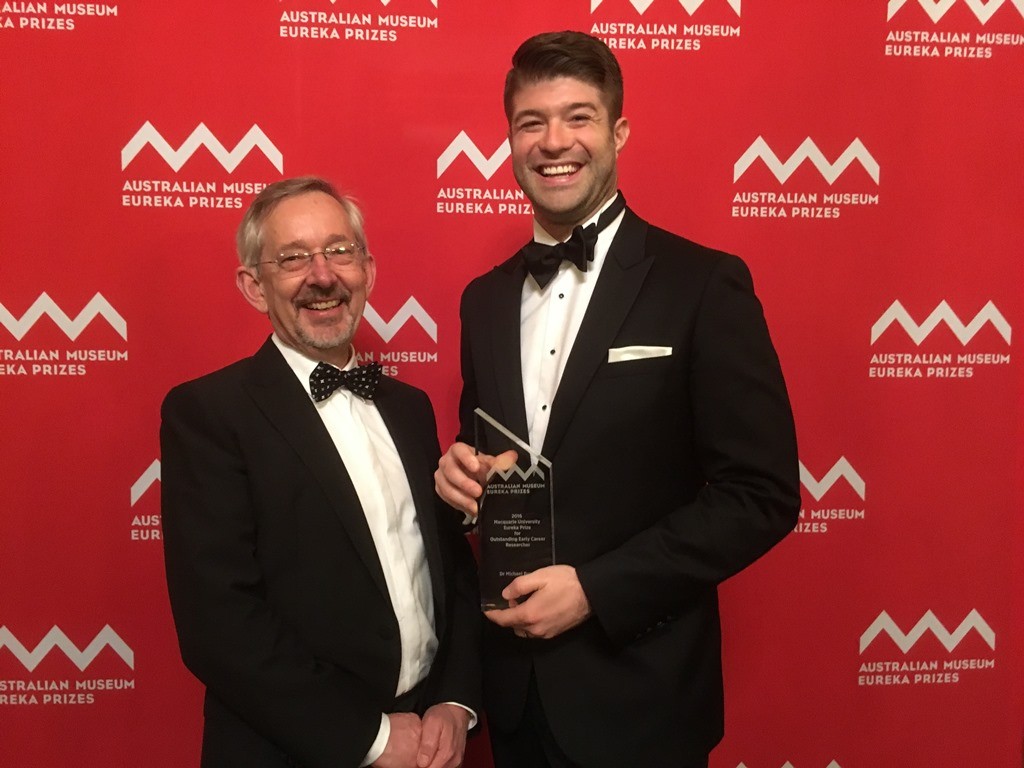 Dr Michael Bowen (right) with the University of Sydney’s Dean of the Faculty of Science, Professor Trevor Hambley