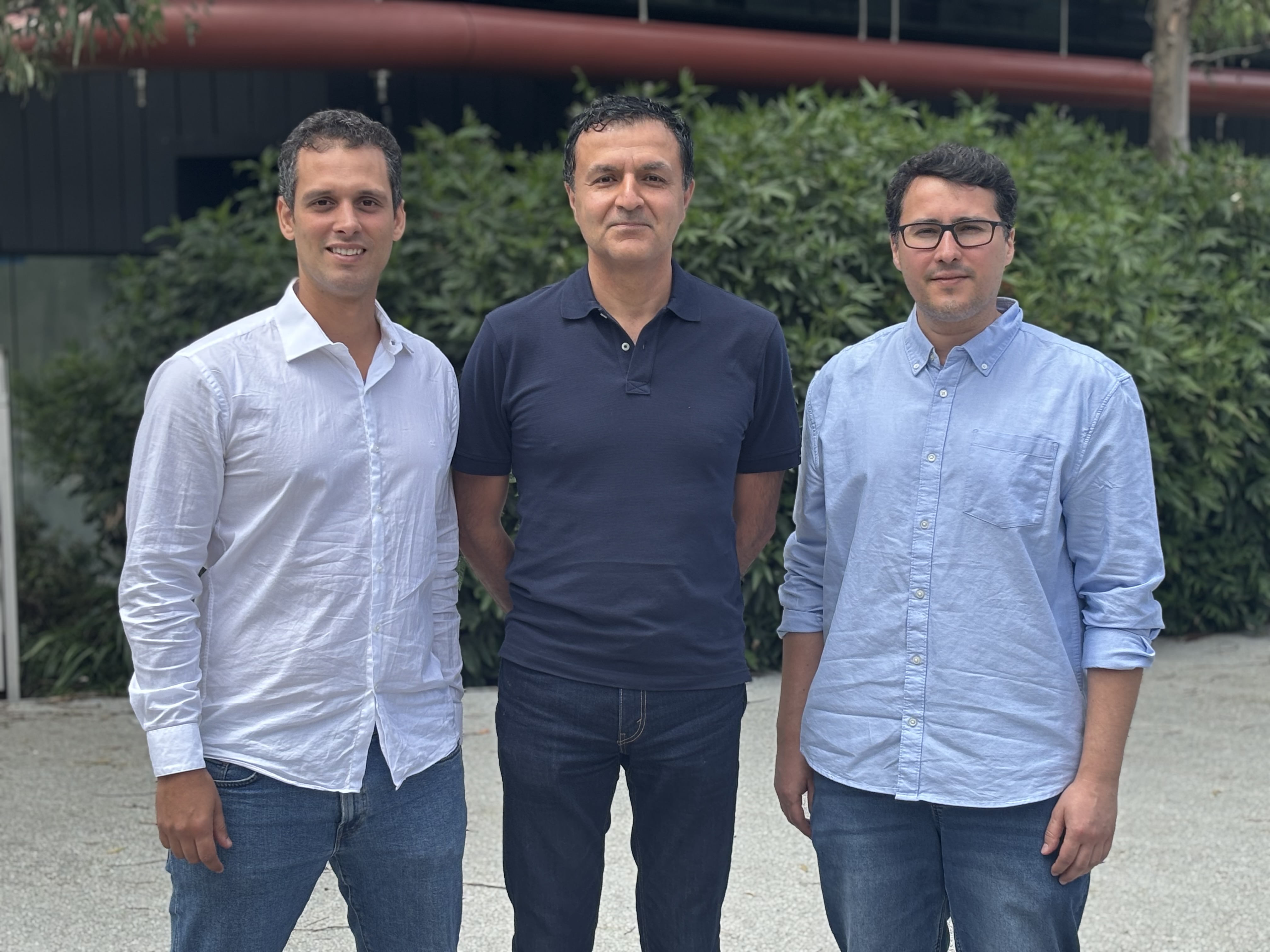 Dr. Francois Allioux, Professor Kourosh Kalantar-Zadeh and PhD candidate Luis Campos.