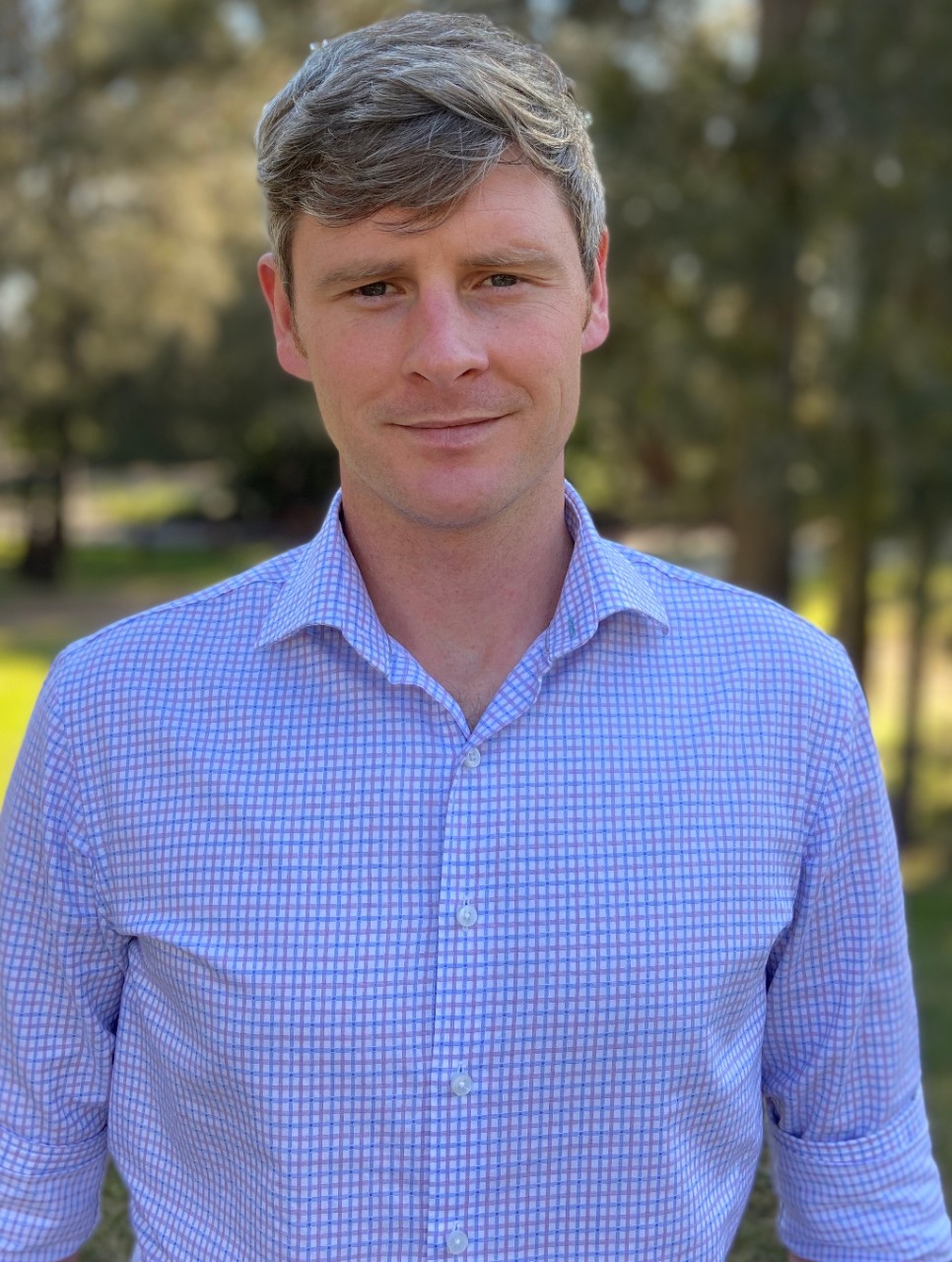 photo of Dr Alistair Senior