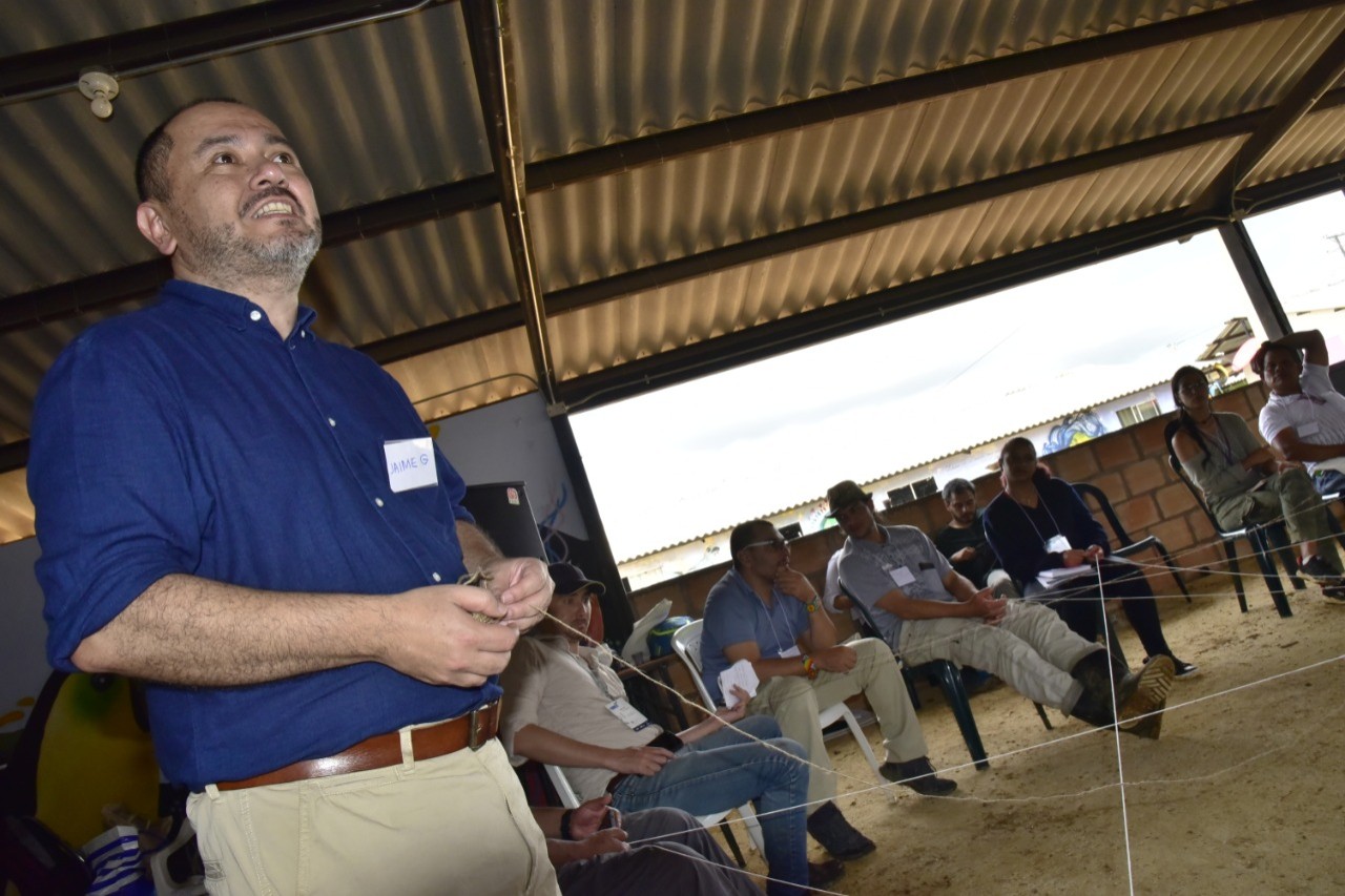 Associate Professor Jaime Gongora teaching FARC-EP ex-combatants conservation skills