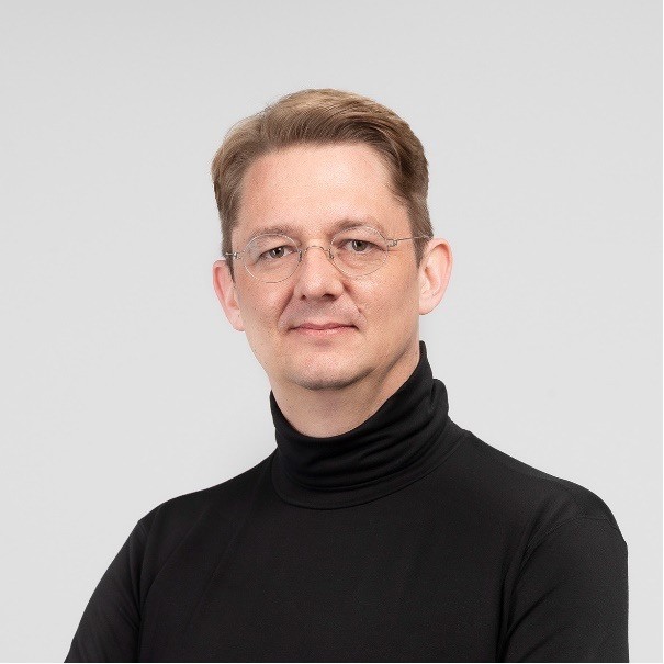 Professor Kai Riemer
