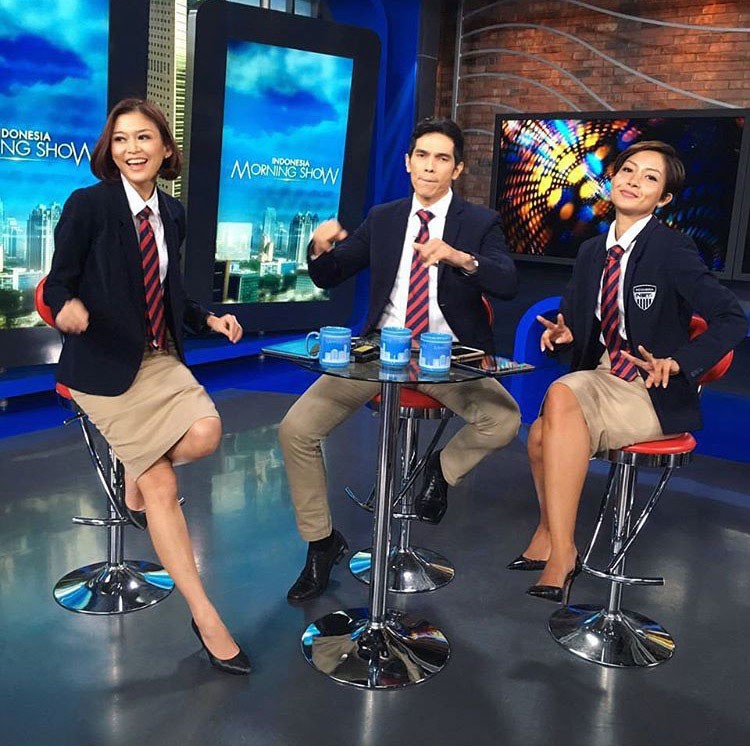 Marissa Anita on set