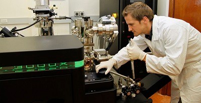 Former materials engineering PhD student Dr Peter Liddicoat is mapping the world one atom at a time