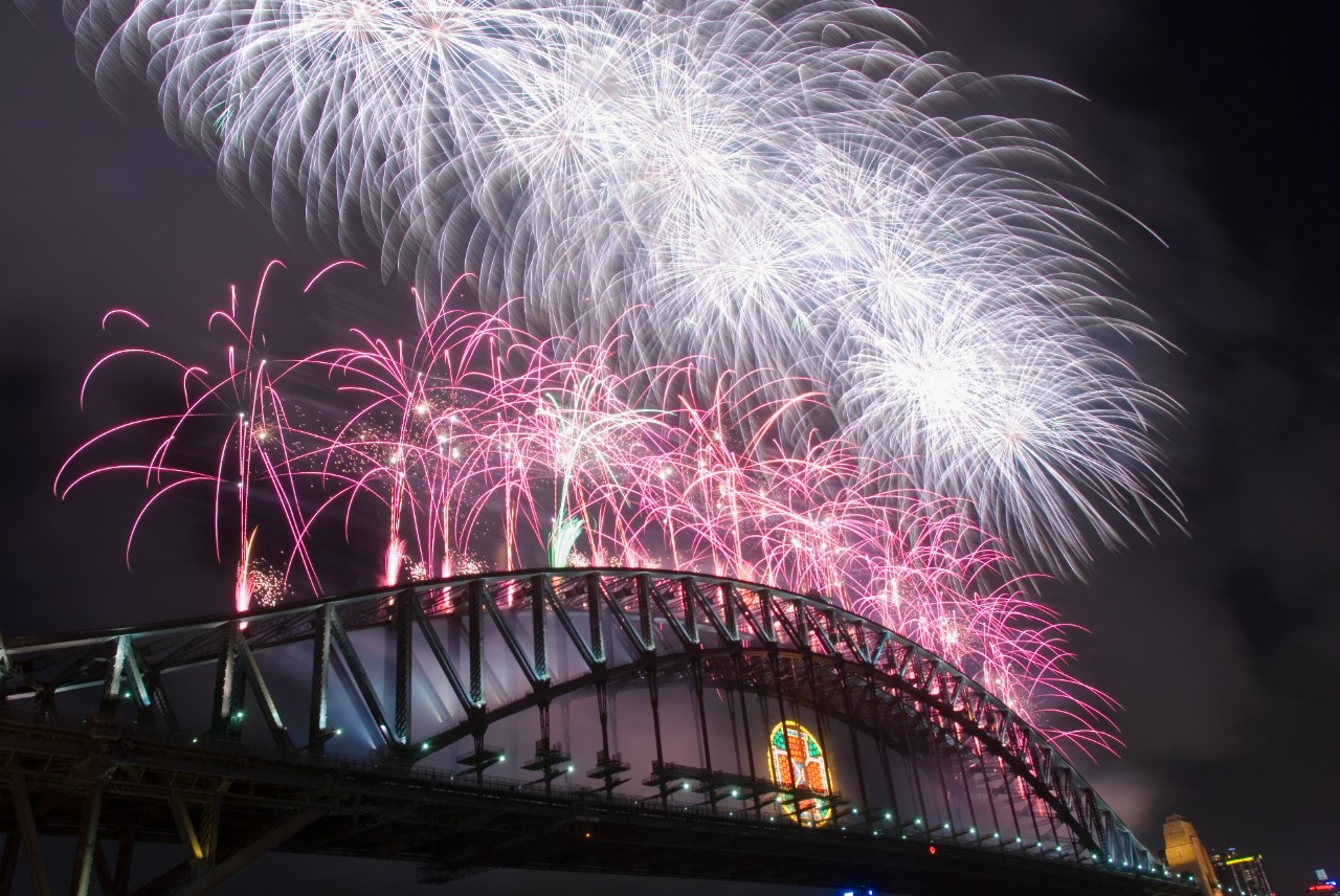 New Year fireworks over Sydney Harbour Bridge