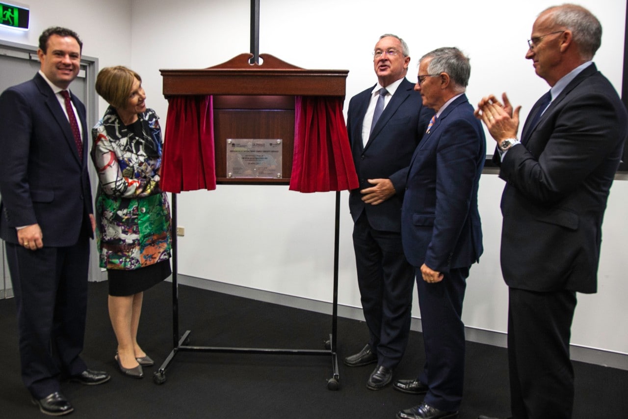 Member for Penrith Stuart Ayers MP, Chief Executive Nepean Blue Mountains Local Health District Kay Hyman, Minister for Health Brad Hazzard MP, Board Chair Nepean Blue Mountains Local Health District Peter Collins and University of Sydney Vice-Chancellor Dr Michael Spence unveil a plaque at the official opening.