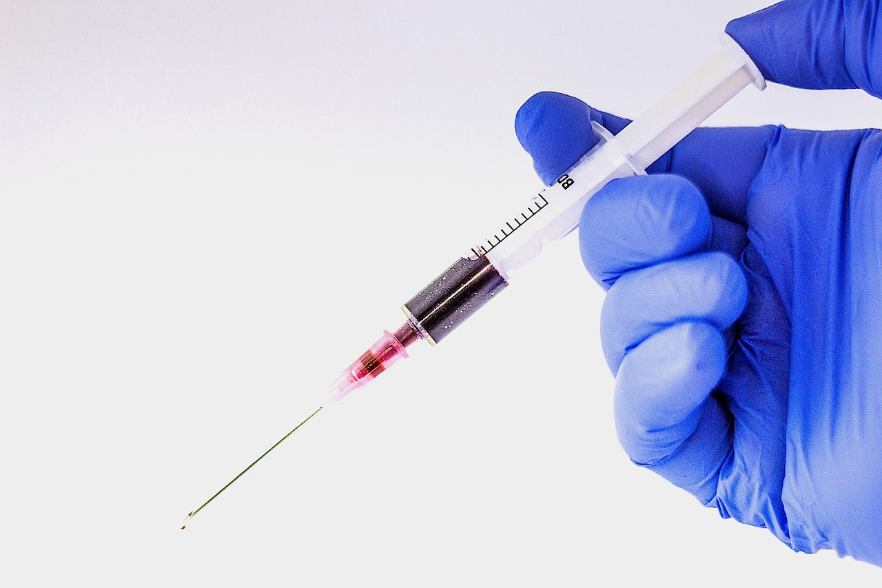 Needle and syringe