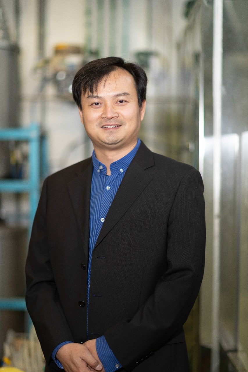  Associate Professor Jun Huang