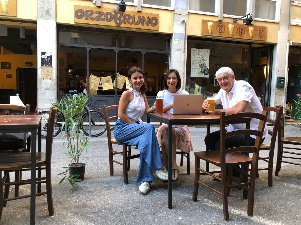 Antonella Pomè, Paola Binda and David Burr working at the Orzo Bruno (Brown Barley) pub in Pisa