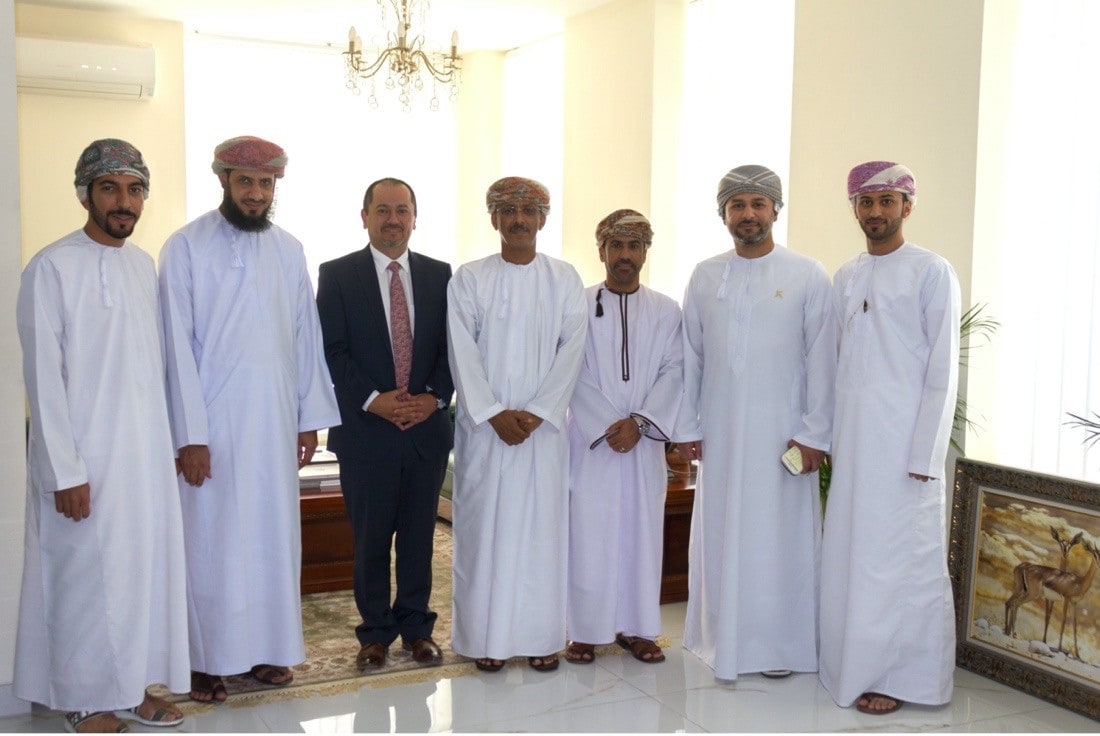 L-R: Co-lead author Qais Al Rawahi; Mansoor Aljahdhami, Associate Professor Jaime Gongora; Yasser Alsalami; Abdullmajeed Aldarmaki; Salah Al Mahadhori; Waheed Alfazari.