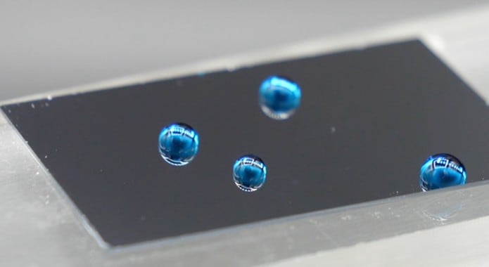Droplets on a slippery surface [Credit: Isaac Gresham]