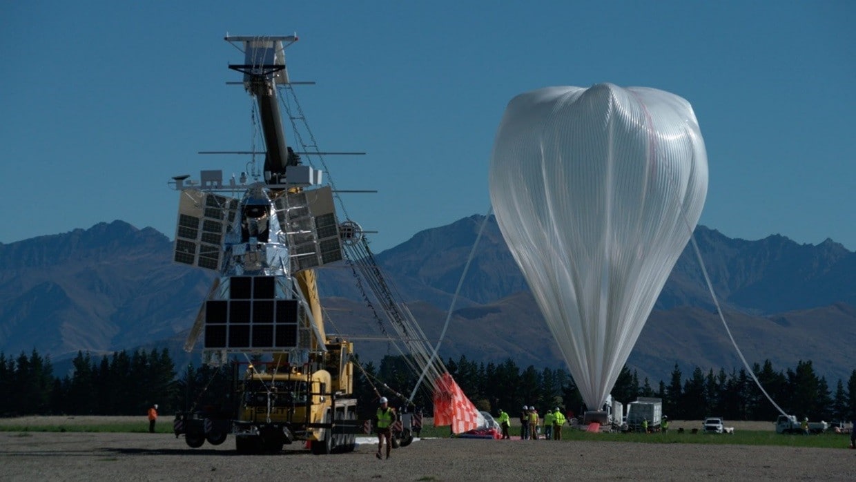 Inflating NASA’s balloon carrying the SuperBIT telescope. [Credit: NASA/Bill Rodman]
