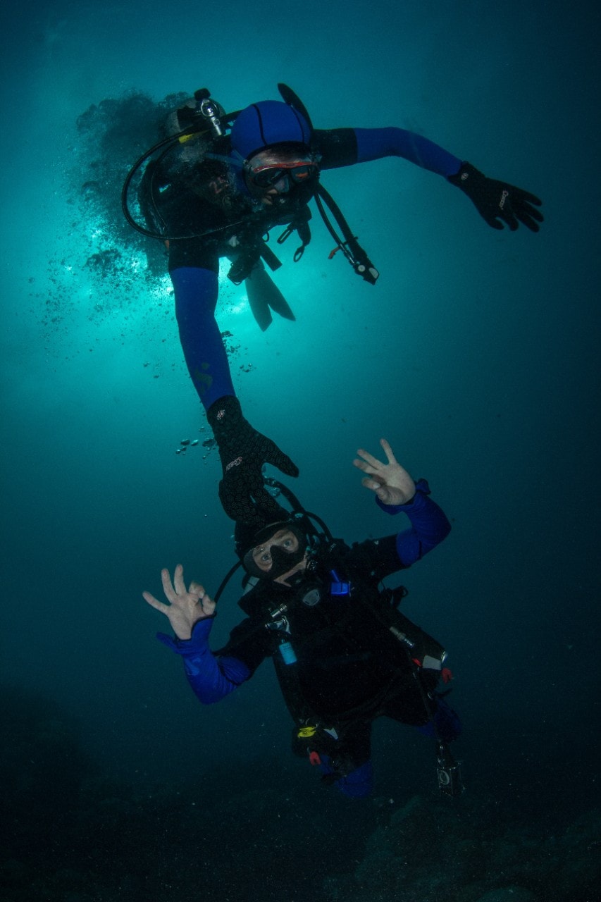 Helen Smith scuba diving