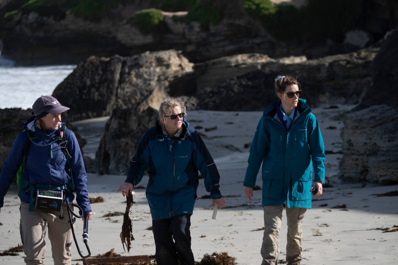 Dr Rachael Gray and team on Kangaroo Island.