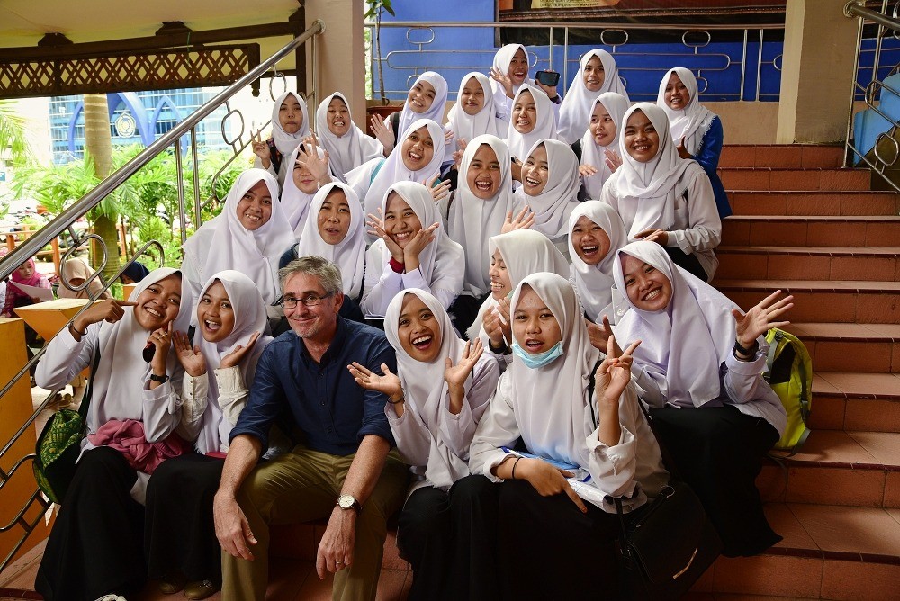 Evan Doran with students at Universitas Muhammadiyah Makassar